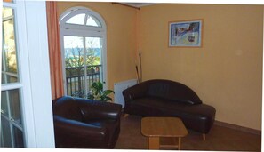 Fernseher, DVD-Player, Stereoanlage