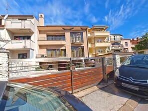 Exterior - Apartment 1345/12663 (Istria - Pula), 2000m from the beach (Pula)
