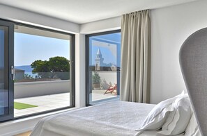 5 bedrooms