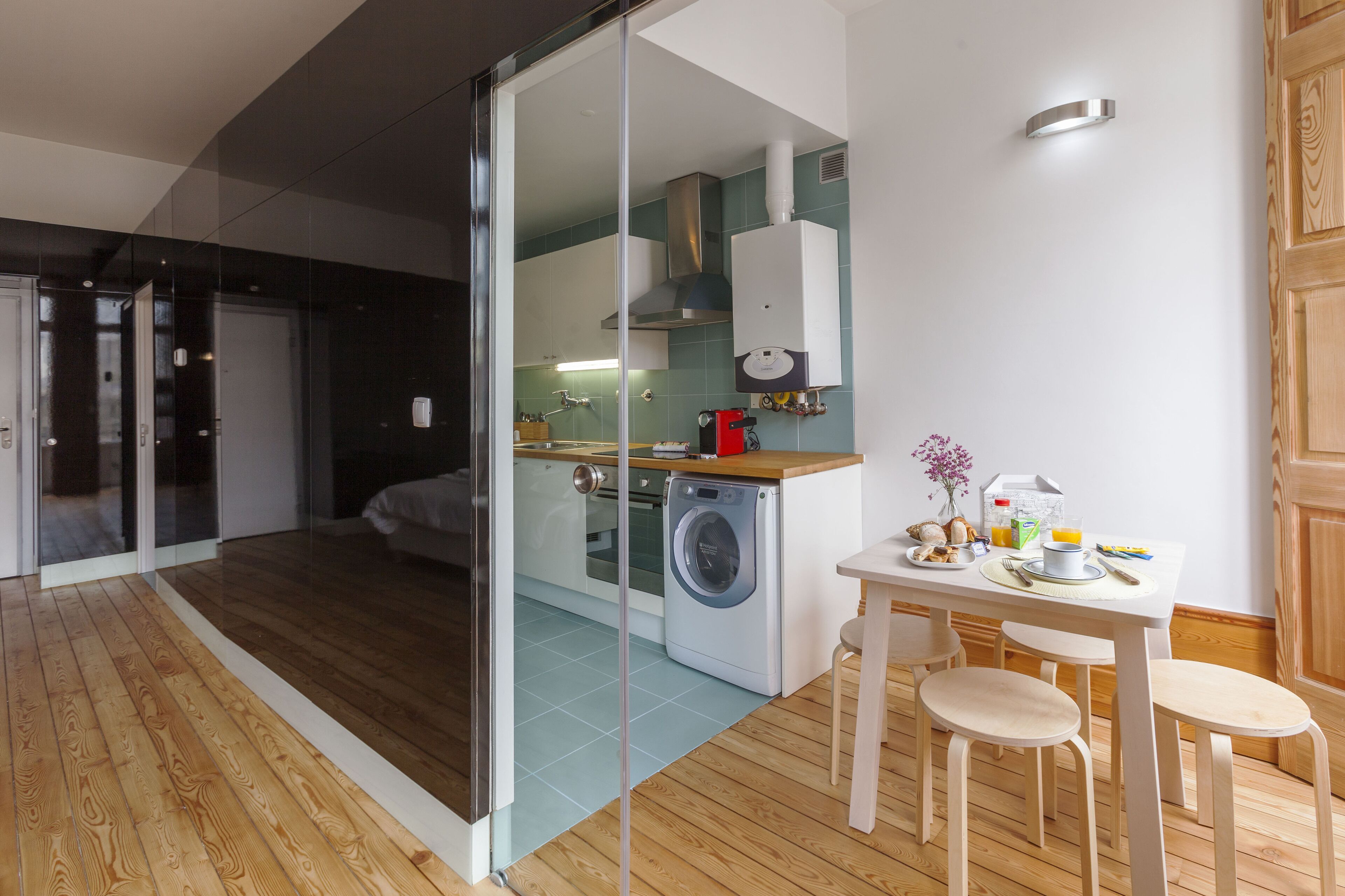 Studio Design, vue ville | Cuisine privée | Machine à expresso, cafetière/bouilloire, réfrigérateur, micro-ondes