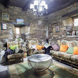 Coin salon dans le hall