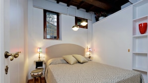 Apartment, 1 Bedroom (Via Vittoria) | 1 bedroom, cribs (surcharge), WiFi (free), individually decorated - Via Vittoria - WR Apartments (Rome)