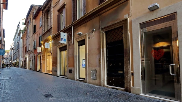 Exterior - Via Vittoria - WR Apartments (Rome)