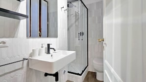 Apartment, 1 Bedroom (Via Vittoria) | Bathroom sink - Via Vittoria - WR Apartments (Rome)