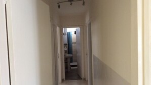 Interior - Apartment in Mermoz, recently renovated. Daily cleaning included.  (Dakar)