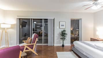 Studio | Living area