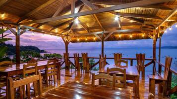 Tägliches einheimisches Frühstück gegen Gebühr