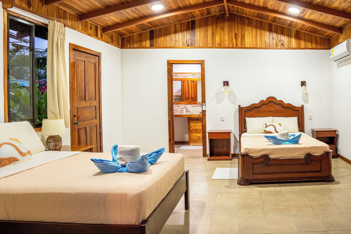 Deluxe Cabin | 1 bedroom, free WiFi, bed sheets