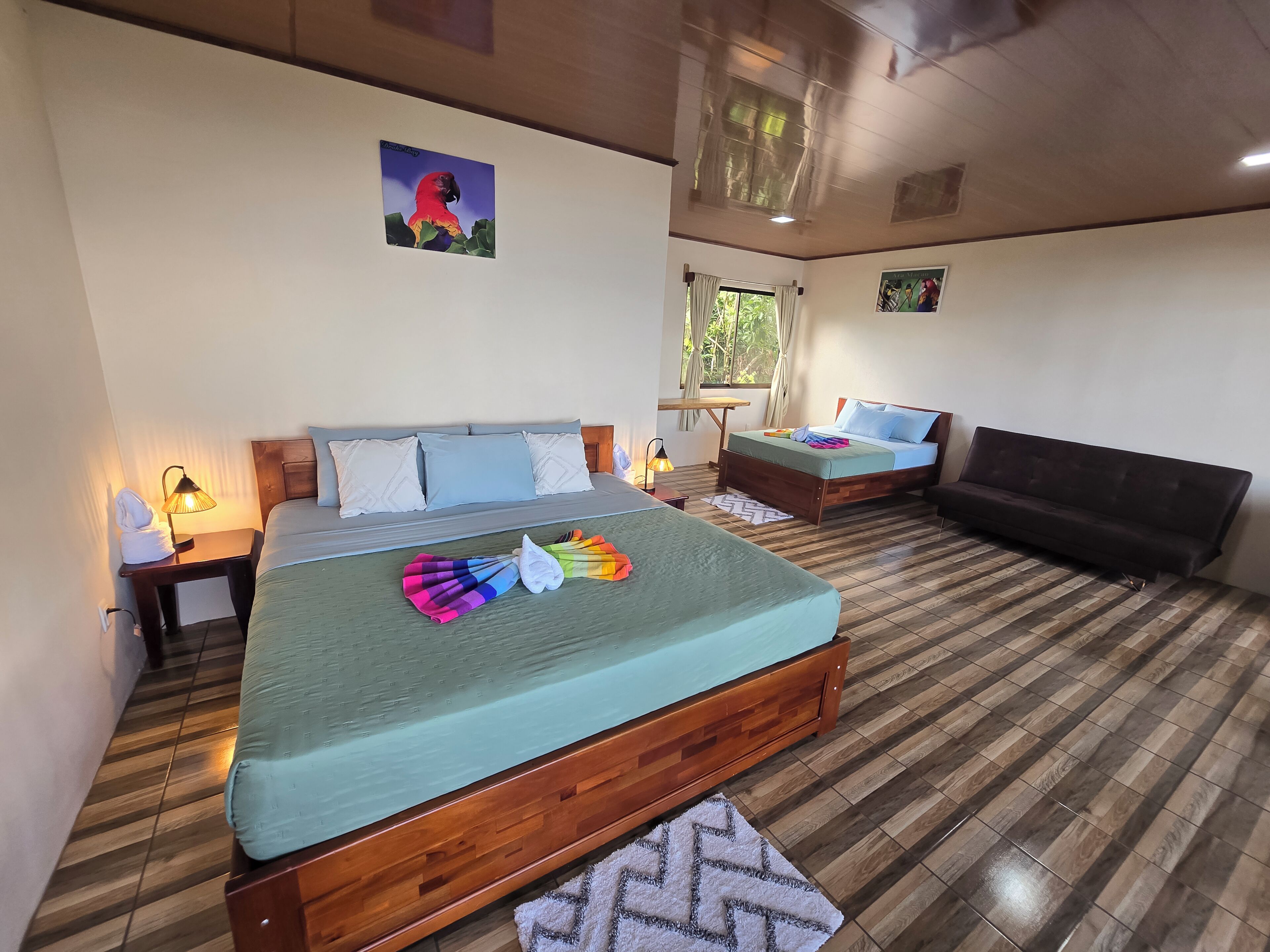 家庭四人房, 海洋景观 | 客房内保险箱、免费 WiFi、床单