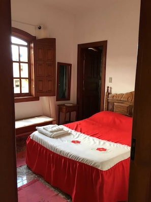 Free WiFi, bed sheets - Pousada Santa Edwiges (Tiradentes)
