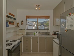 Fridge, microwave, oven, dishwasher - Wonderful Whangamata - Whangamata Holiday Home (Whangamata)