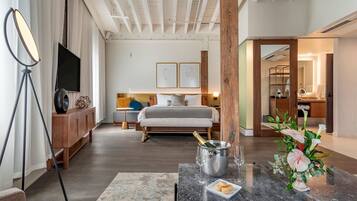 Crescent Suite | Premium bedding, pillowtop beds, in-room safe, laptop workspace