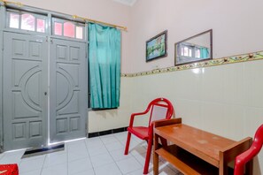 Superior dubbelrum | Skrivbord och sängkläder