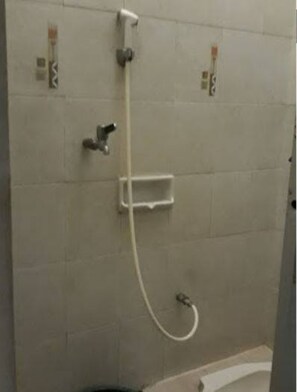 Shower, towels