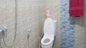 Ảnh chưa phân loại, 2 trong số 7 ảnh, nút