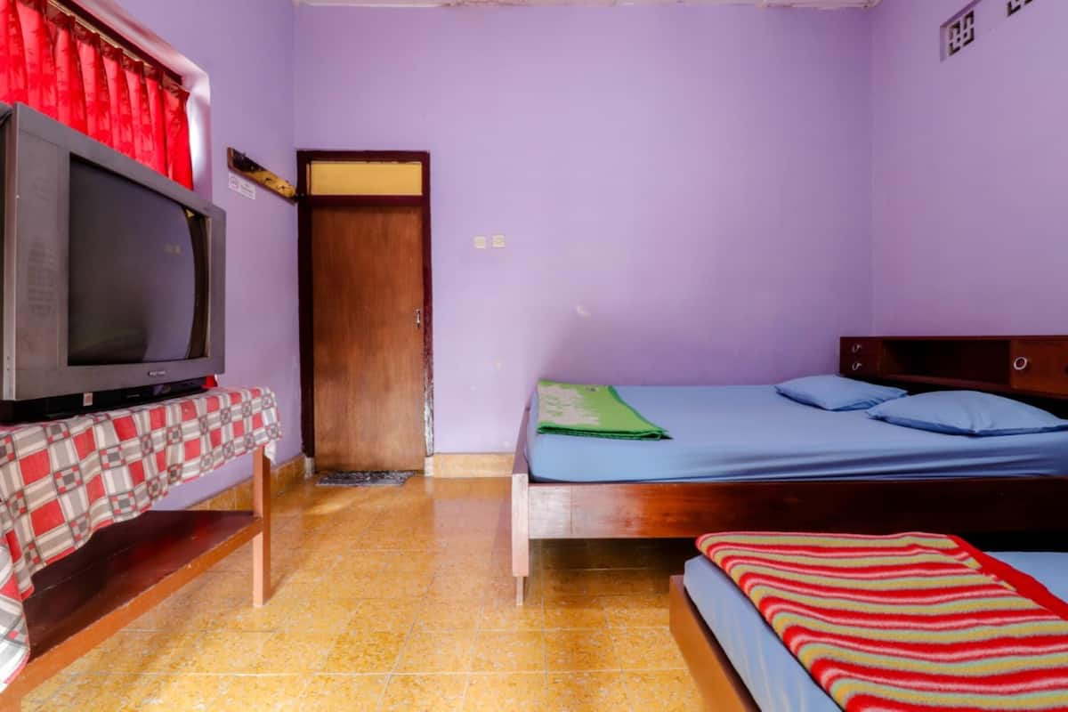 Habitación doble estándar | Escritorio, wifi gratis y ropa de cama