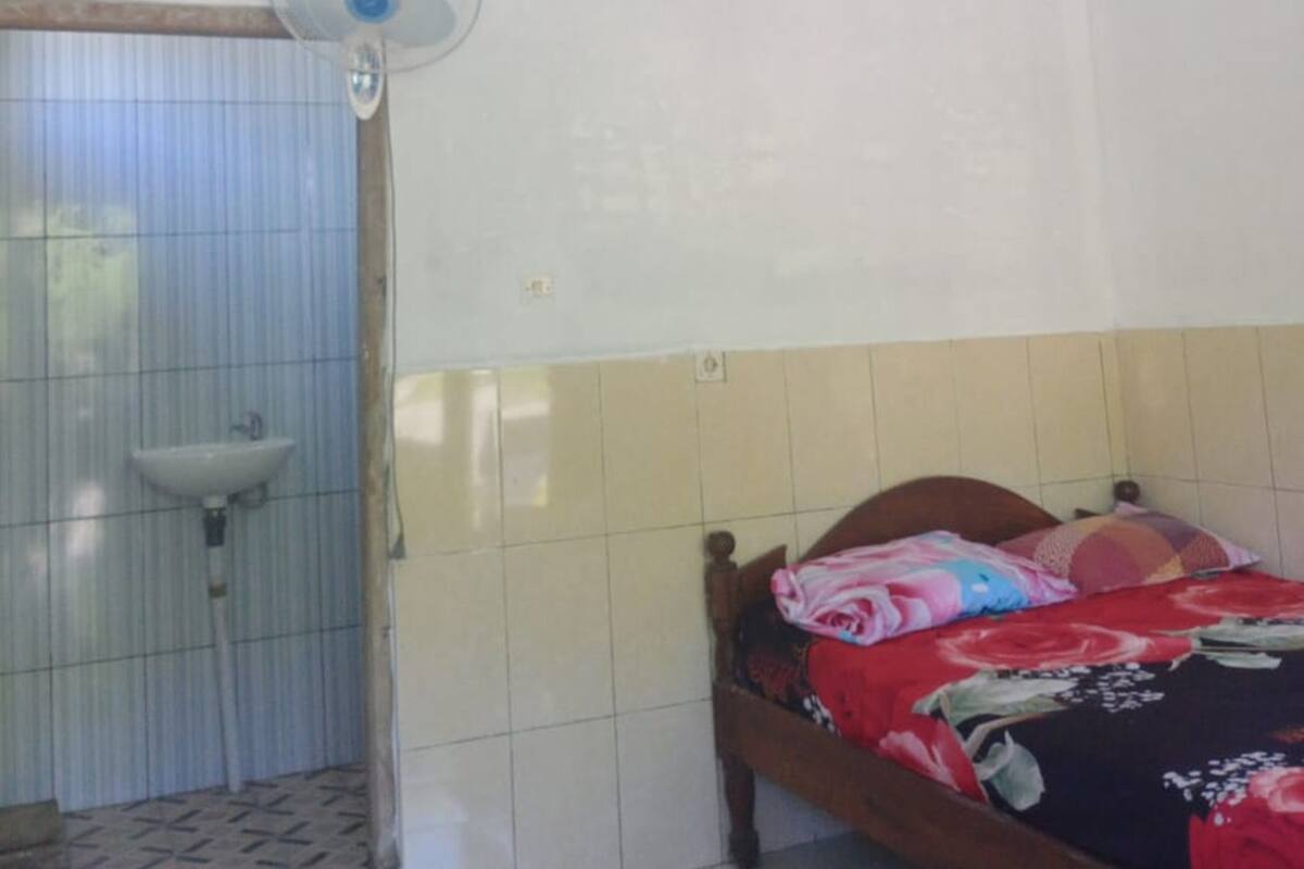 1 dormitorio, escritorio, ropa de cama