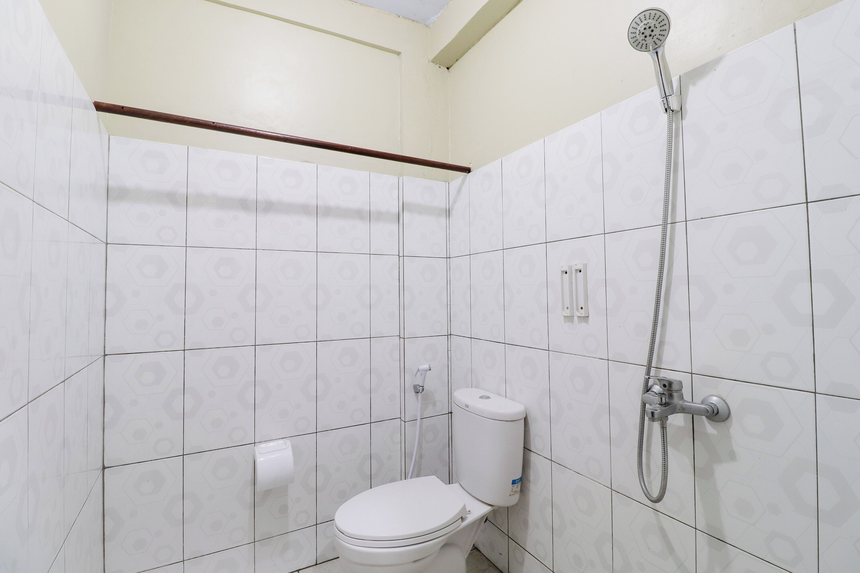 Family Room | Bathroom | Shower, towels