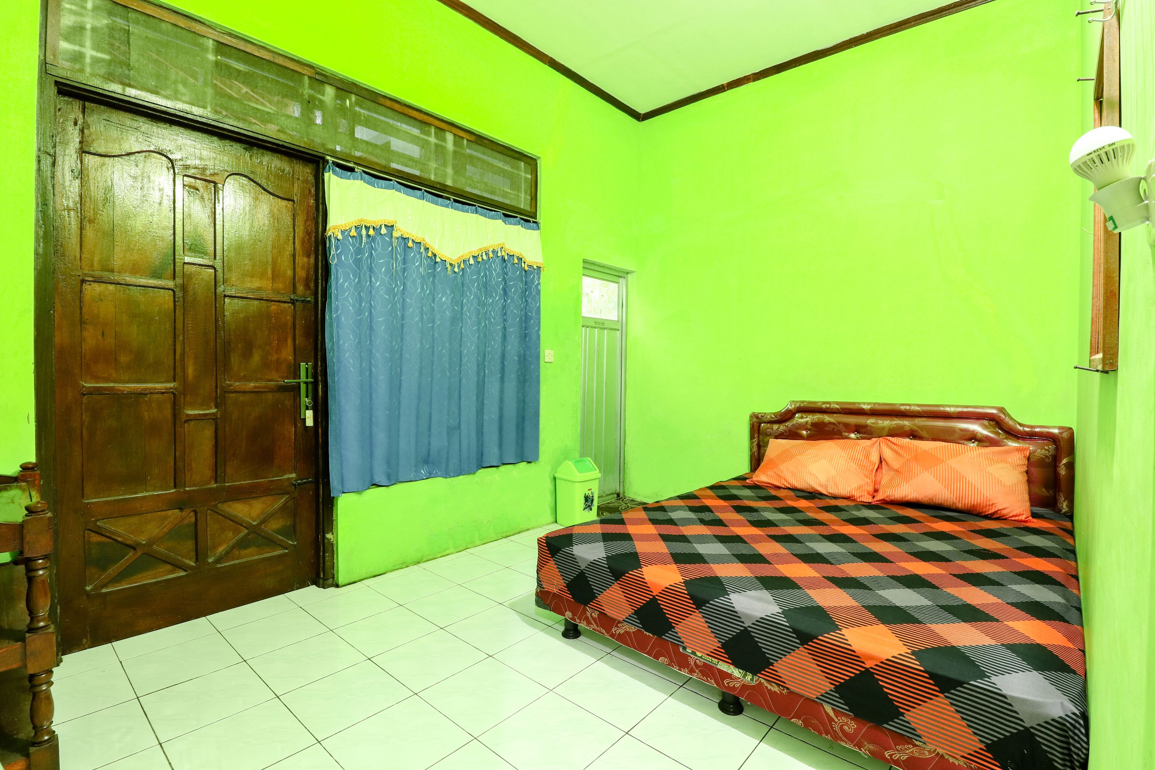 高級雙人房 | 書桌