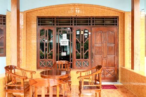 Coin salon dans le hall