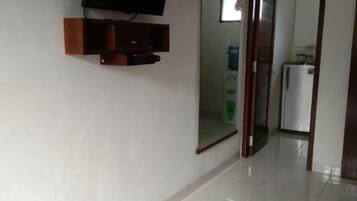 Desk, iron/ironing board, free WiFi, bed sheets