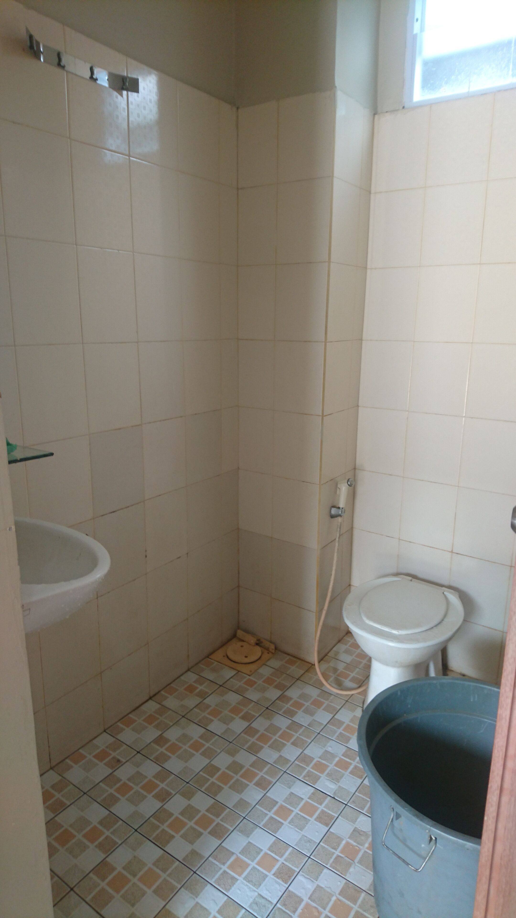 standard room | bathroom | shower, towels