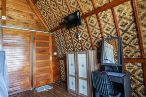 Standard Double Room | Iron/ironing board, free WiFi, bed sheets - Road Beach Villa (Penida Island)