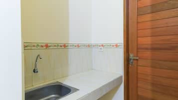 Double Room | Bathroom sink