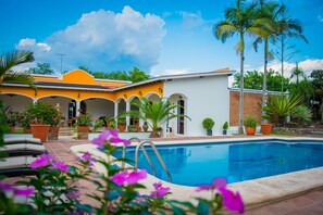 Outdoor pool - Hotel Quinta Valentina (Ahuacatlán)
