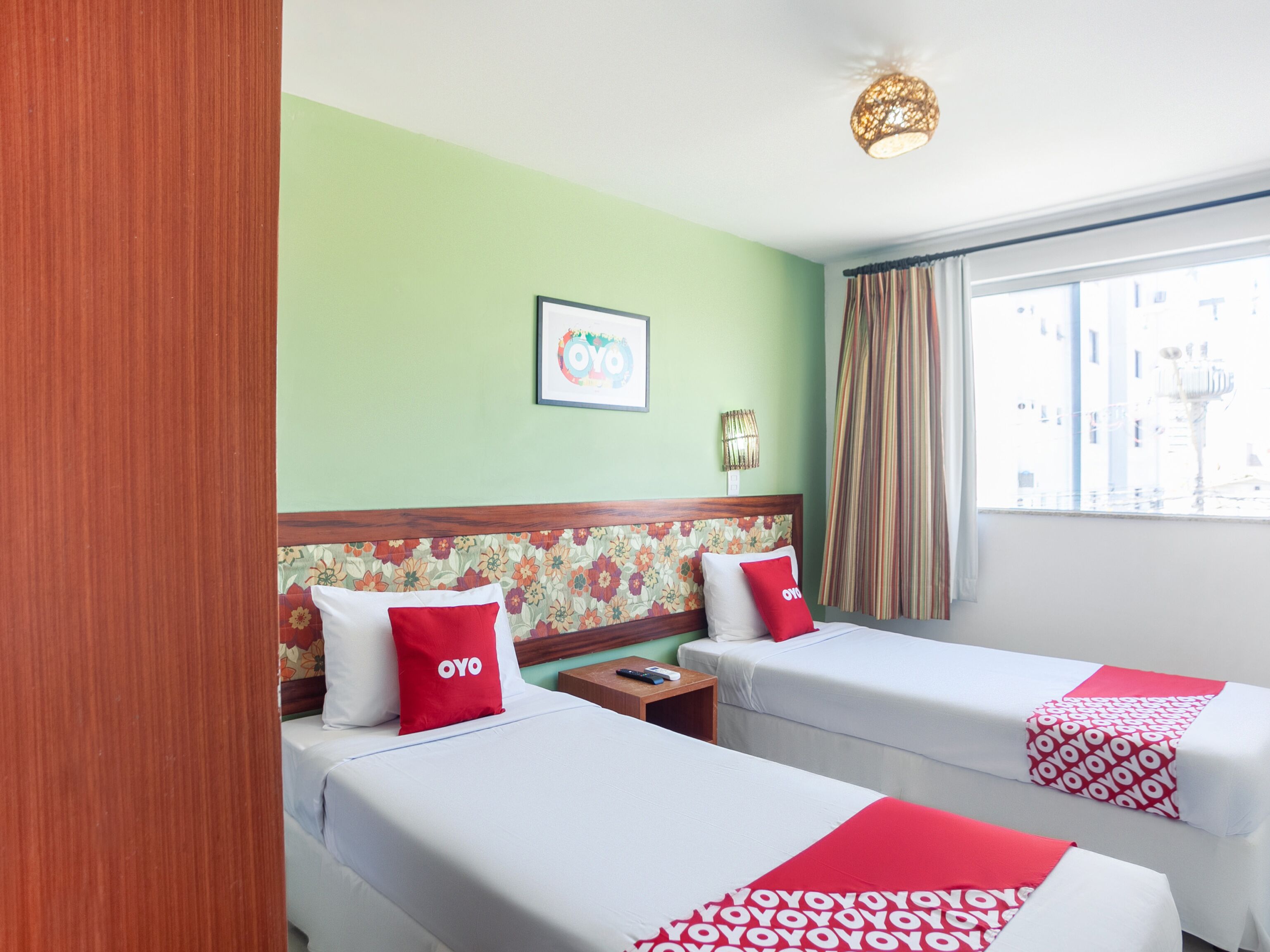 미니바, 책상, 방음 설비, 다리미/다리미판