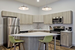 Classic Loft, 1 Bedroom | In-room dining