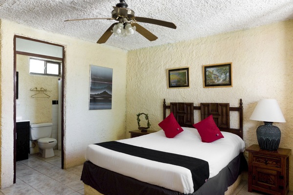 Standard Room | Free WiFi, bed sheets