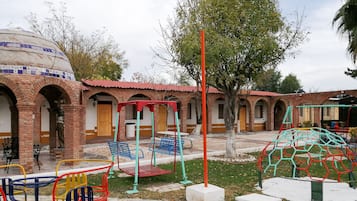 Children’s play area – outdoor