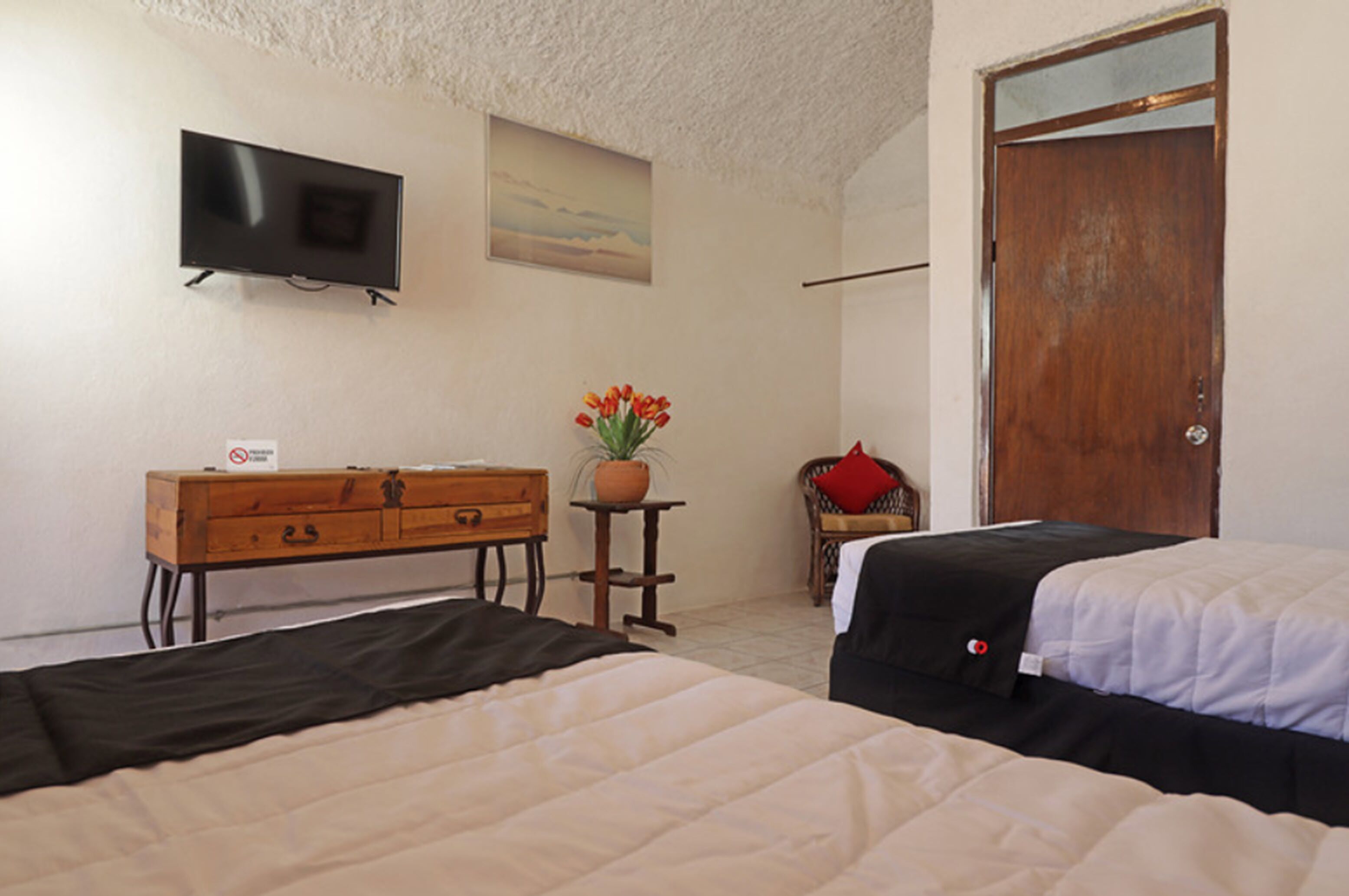 Habitación con 2 camas individuales | Wifi gratis y ropa de cama 