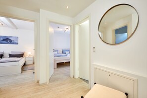 3 Schlafzimmer, Schreibtisch, kostenloses WLAN, BettwÀsche