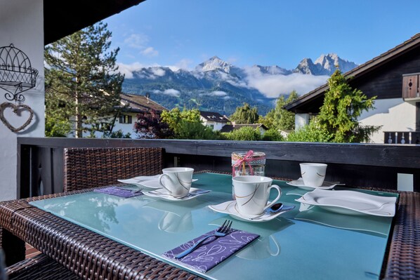 تناول الطعام بالخارج