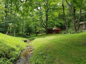 Property grounds - Nestled in the heart of the Hocking Hills.... Hummingbird Holler (Laurelville)