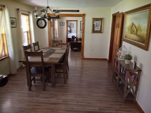 Dining - Nestled in the heart of the Hocking Hills.... Hummingbird Holler (Laurelville)