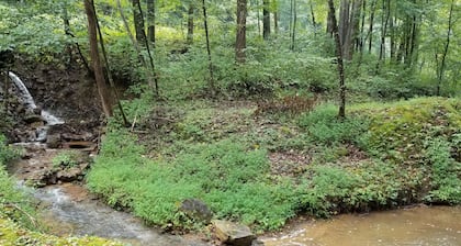 Ubicado en el corazón de The Hocking Hills.