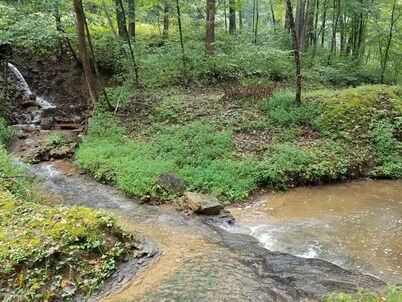 Ubicado en el corazón de The Hocking Hills.