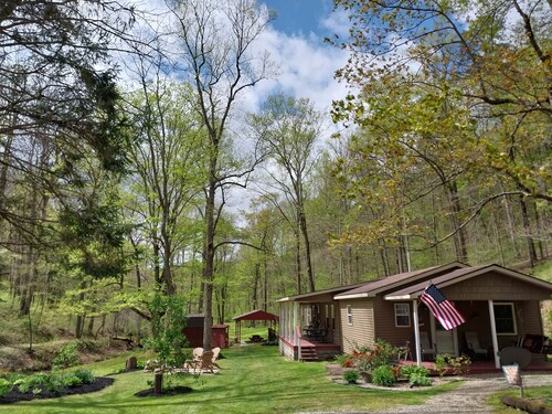 Nestled in the heart of the Hocking Hills.... Hummingbird Holler 