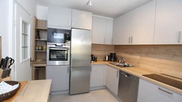 Frigorífic, forn, placa de cuina i rentaplats