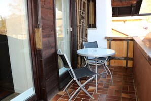 Outdoor dining - Zugspitze - noble holiday flat with space for the whole family (Garmisch-Partenkirchen)