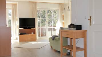 Fernseher, DVD-Player, Stereoanlage