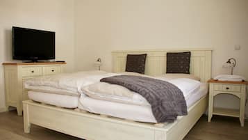 1 slaapkamer, een strijkplank/strijkijzer, gratis wifi, beddengoed