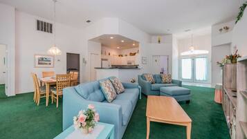 House | Living room | Flat-screen TV