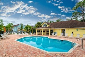 獨棟房屋 | 游泳池 | 室外游泳池