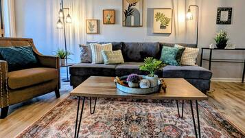 Smart-tv, een open haard, Netflix en streamingdiensten