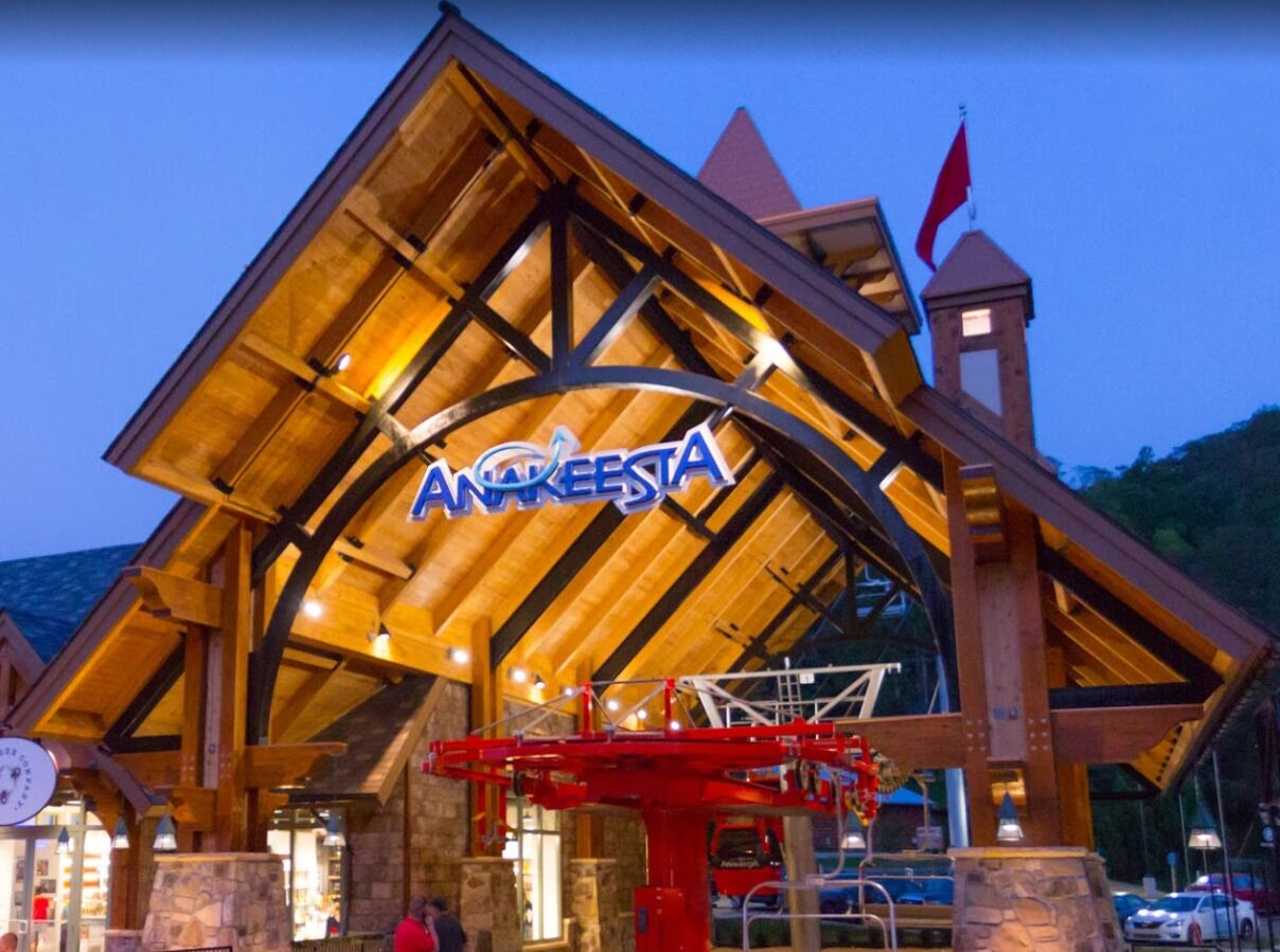 A wooden building with a large sign reading "Anakeesta".