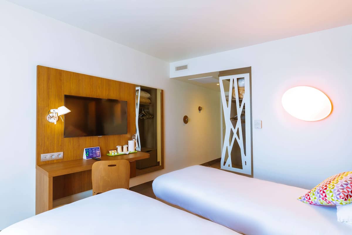 Standard Room, 2 Single Beds | Premium bedding, individually furnished, desk, laptop workspace